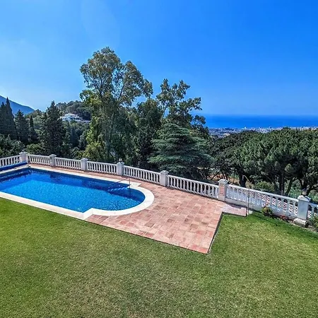 Apartment Seaviews & Pool In Center Of Pueblo *