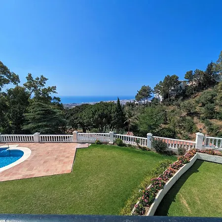 Seaviews & Pool In Center Of Pueblo *