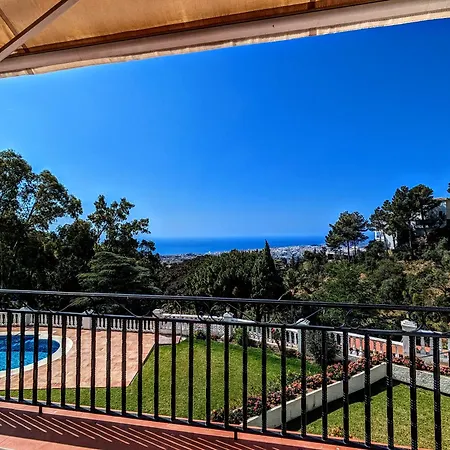 Apartment Seaviews & Pool In Center Of Pueblo Mijas