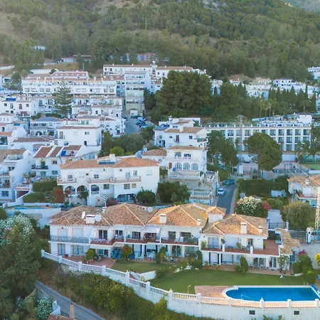 Seaviews & Pool In Center Of Pueblo *